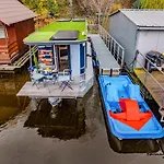 Houseboat Neptun With Paddle Boat - Stay On The River