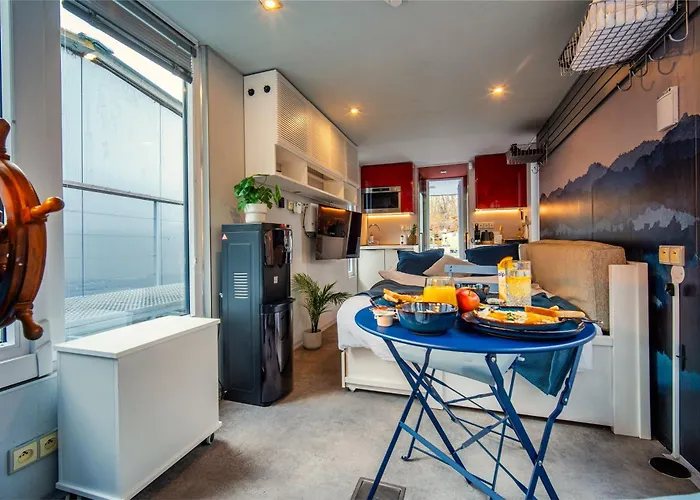 Houseboat Neptun With Paddle Boat - Stay On The River