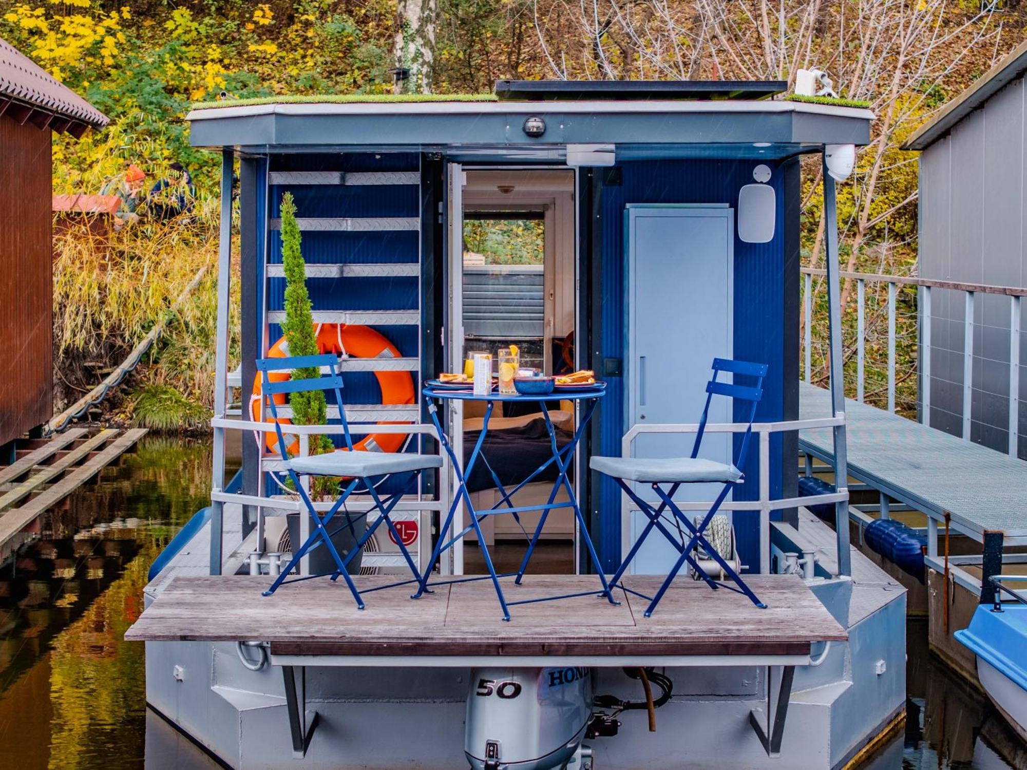 Botel Houseboat Neptun With Paddle Boat - On The River *