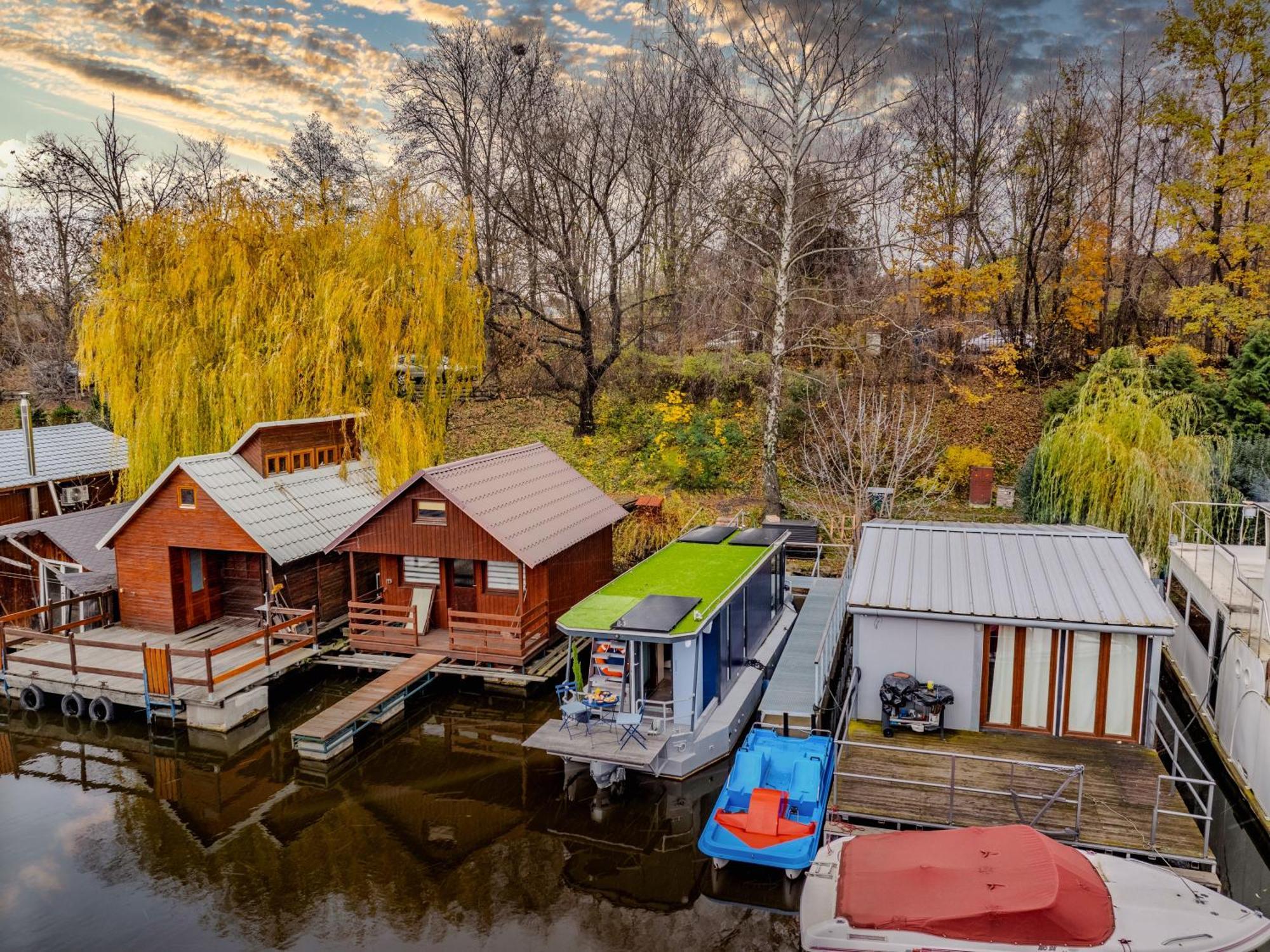 Houseboat Neptun With Paddle Boat - On The River *